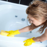 Soins de bain acrylique à la maison: conseils utiles