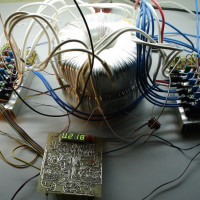 Régulateur de tension puissant à faire soi-même: schémas électriques + instructions de montage pas à pas