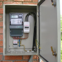Boîtier de rue pour le compteur électrique: exigences et caractéristiques du choix et de l'installation du panneau électrique